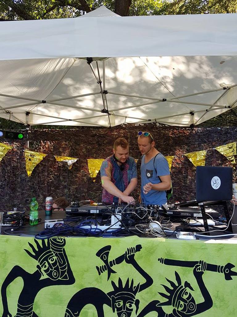 Die Gebrüder Buscholl legen auf