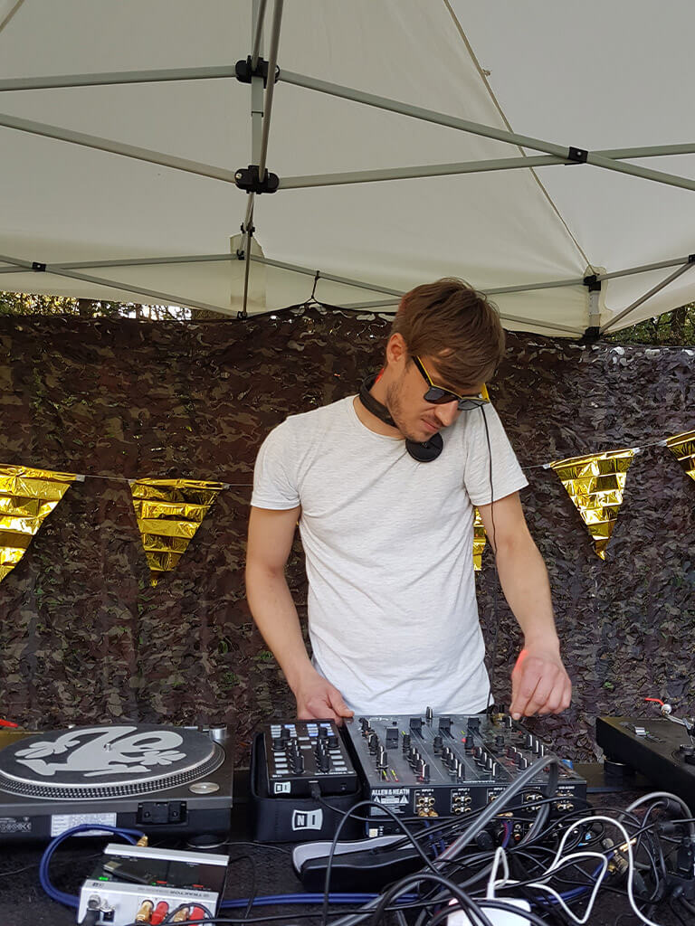 Stefan Pflaum an den Decks