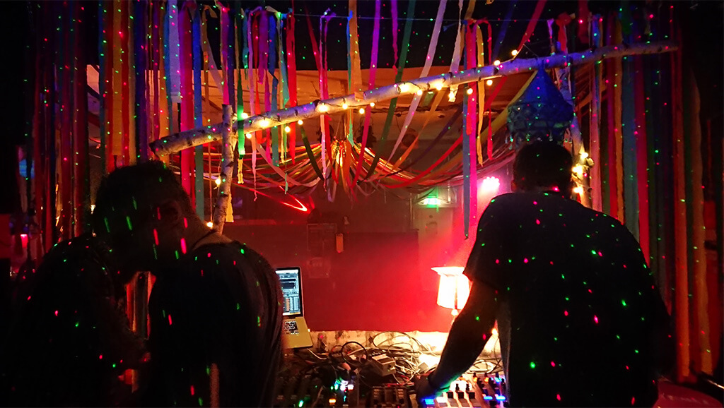 Thomas Train spielt bei SlowMoVement Vol. 3